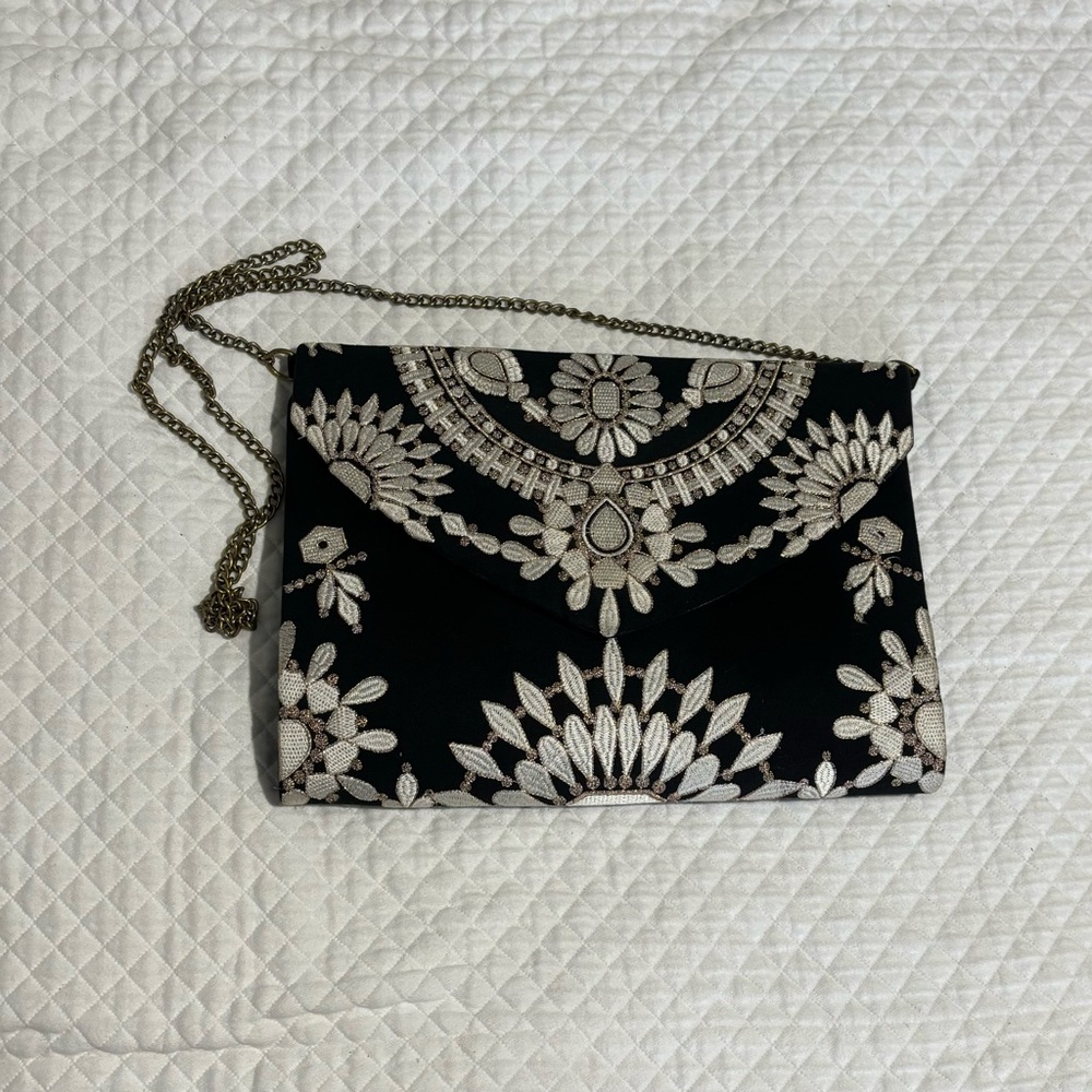 Chinyere Vintage Envelope Clutch Black/White/Gold Patterned Front Chain Strap